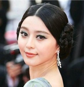 ​怎样涂口红最好看(口红怎么涂好看步骤)