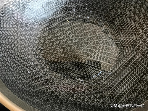 松仁玉米的家常做法（分享松仁玉米的正宗做法）