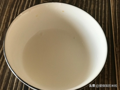 松仁玉米的家常做法（分享松仁玉米的正宗做法）