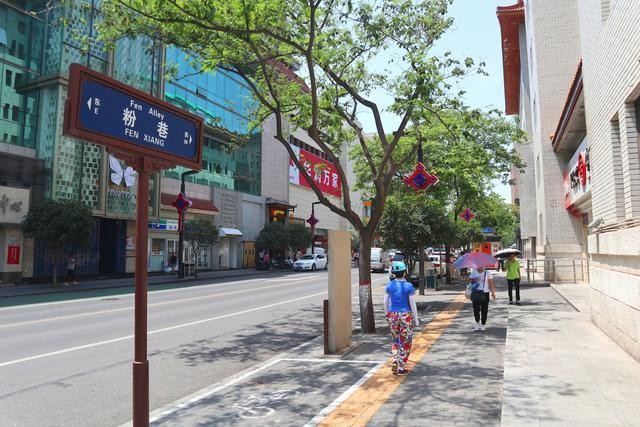 西安粉巷里藏着的馆子，老陕最民间的味道，叫窄巷子