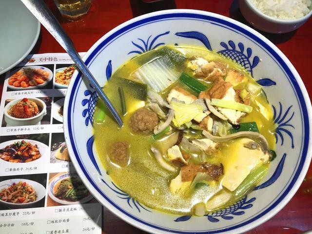 西安粉巷里藏着的馆子，老陕最民间的味道，叫窄巷子