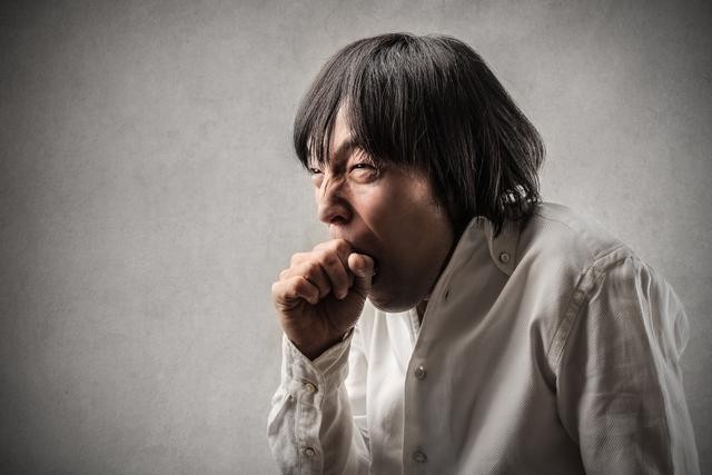 吸烟成瘾的人,身体出现4个迹象,是肺“亮起红灯”,最好去查查