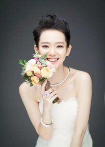 ​万达公子王思聪欣赏，李承铉心甘情愿做奶爸，戚薇完美的人生