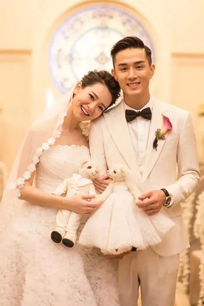 万达公子王思聪欣赏，李承铉心甘情愿做奶爸，戚薇完美的人生