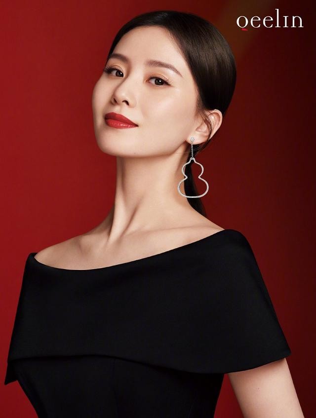 刘诗诗一袭白色礼服美的不可方物（刘诗诗太霸气古典气质绝杀）(3)