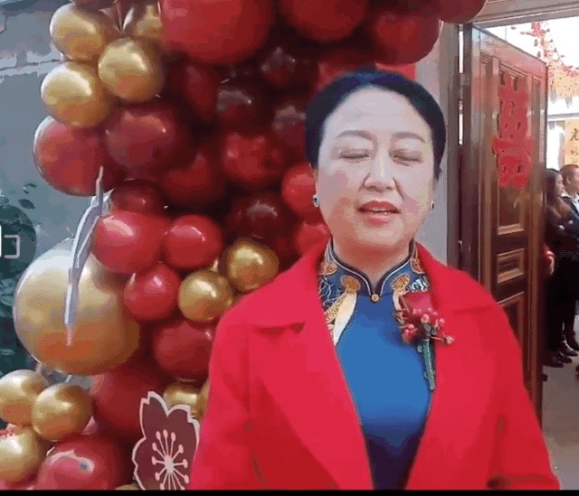 石智勇大婚！坐劳斯莱斯接亲傻笑，漂亮新娘像王鸥+1米75比他还高