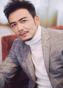 ​演了30部剧的主演都没红，演了小包总而爆红，老婆却美出天际