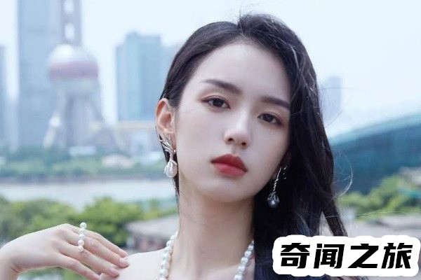 重庆最漂亮的女孩恐怖视频（为了吸引别人点进去然后吓唬人）(4)_