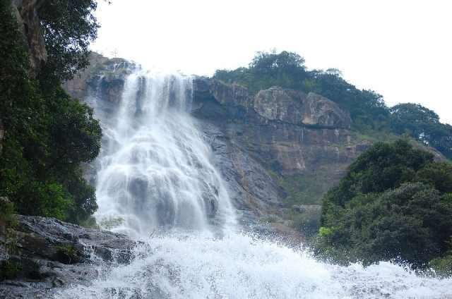 打卡风景很美的地区，广州增城白水寨、保定百里峡自然也在其中