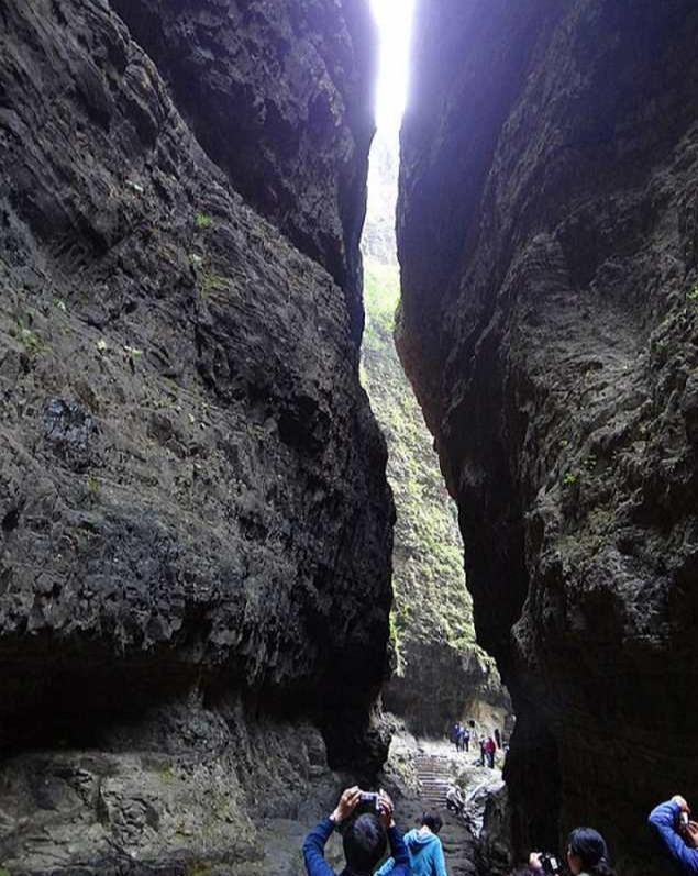 打卡风景很美的地区，广州增城白水寨、保定百里峡自然也在其中