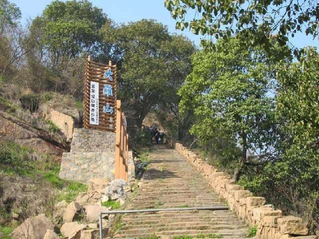 打卡风景很美的地区，广州增城白水寨、保定百里峡自然也在其中