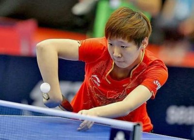 ​乒乓球王曼昱个人资料：她被很多网友称之为“女版张继科”，她就是—王曼昱