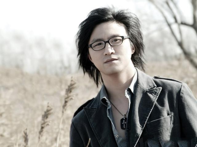 汪峰结过几次婚（歌手汪峰的婚姻感情史)