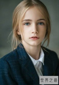 ​世界上最美的女模，仅仅九岁就把世人美呆了