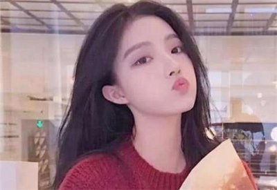 ​发现女朋友和别人暧昧聊天，该不该原谅她？