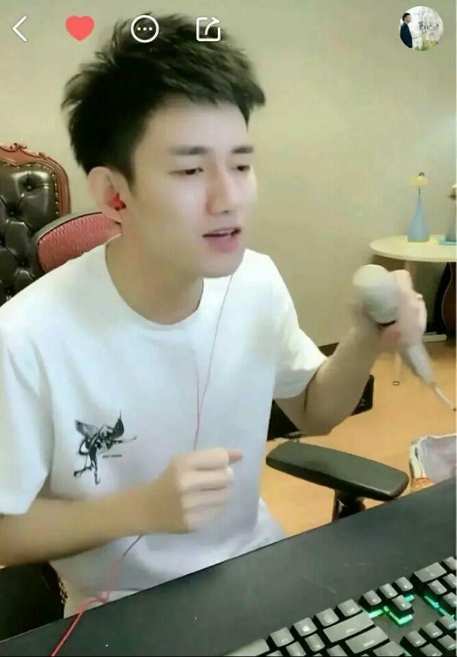 哲家粉丝怒怼心悦会长老七！咋了？喊话MC阿哲：出来道歉！