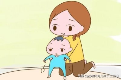 ​婴儿什么时候开始学走路(宝宝一般多大开始走路)