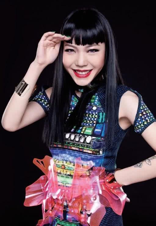 吴莫愁终于放弃了万年齐帘刘海！换了造型的她居然变这么美了！
