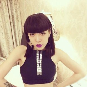 ​吴莫愁终于放弃了万年齐帘刘海！换了造型的她居然变这么美了！