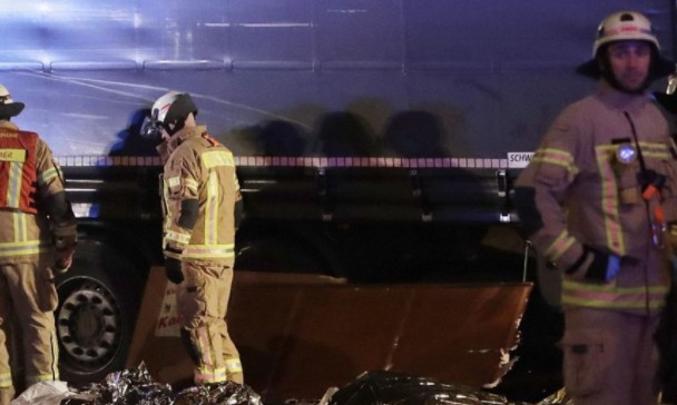 恐怖主义枪击事件（对人群进行了冲撞，导致12人死亡）(3)_