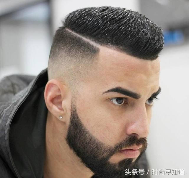 男生发型2025流行短发发型（短发发行流行发型）(8)