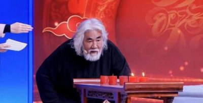 ​张纪中晒与张颂文聊天截图 张颂文向张纪中道歉