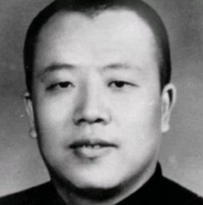 ​侯耀文的师傅是谁（侯耀文为何拜师已故名家赵佩茹）
