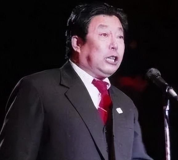 侯耀文的师傅是谁（侯耀文为何拜师已故名家赵佩茹）