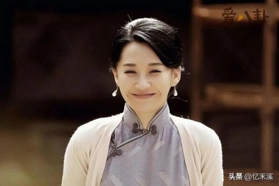 ​衣品不俗、年过半百还宛如少女，这3位中年女星魅力真大