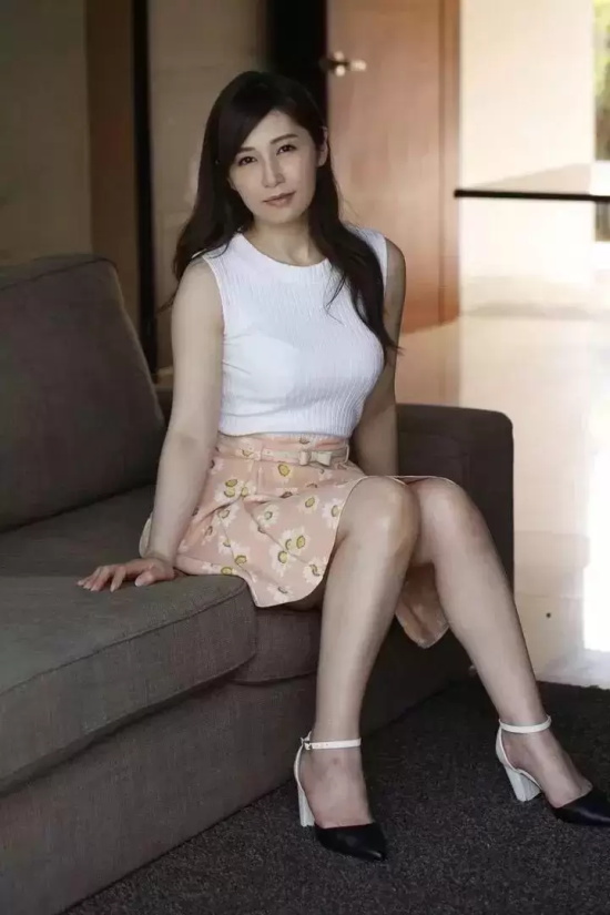 宇宙第一魔女，SOD史上最强人妻——佐佐木明希