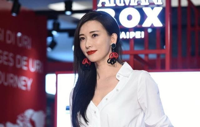 林志玲遭诽谤整容隆胸（造谣林志玲被告将赔偿25万）