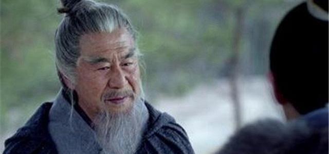 琅琊榜：当年周玄清有多恐怖？梁帝下意识的一个小动作，说明一切
