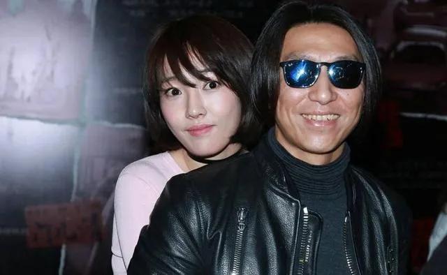 白百合的个人资料 ：近照无意中暴露住的是别墅，离婚后远离男人过得很幸福