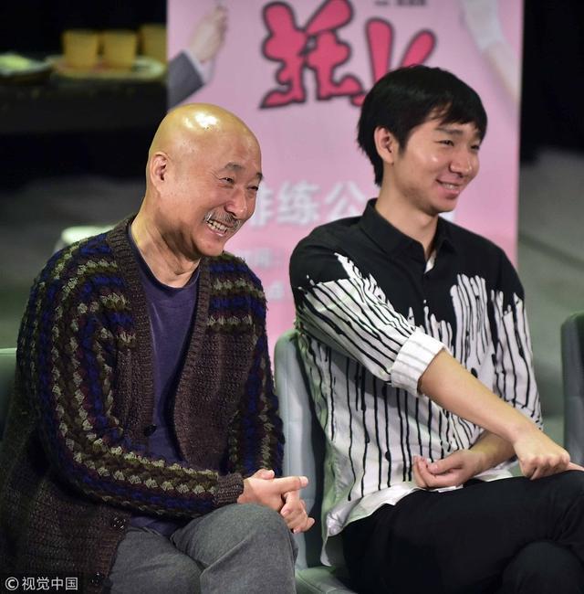 陈佩斯儿子露面，三代人一个模子刻出来，基因强大绝对是亲生的