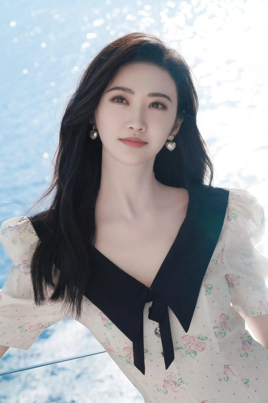 名不虚传的“人间富贵花”:景甜