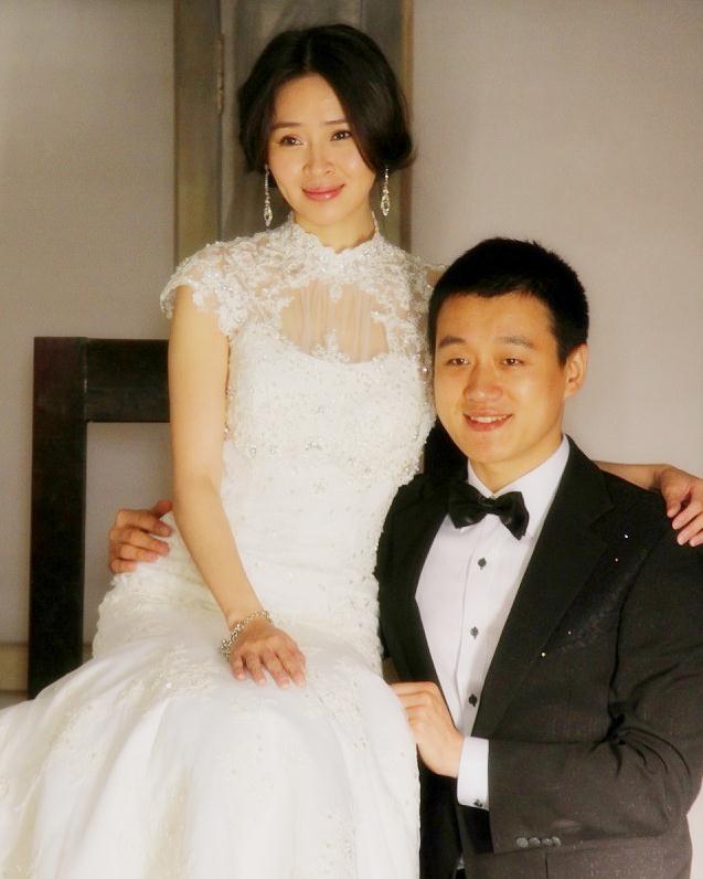 于明加为什么不红没背景吗?于明加胸好大是隆的吗老公胡俊女儿照