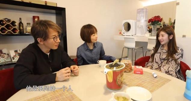 刘谦有几任老婆（刘谦称妻子只准他一个月外出应酬一两次）(4)