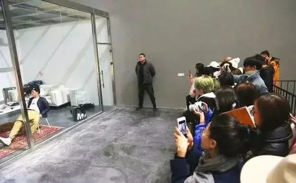 陈冠希艳门照是谁拍的（是谁一手造就了陈冠希的艳照门）