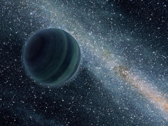 这幅艺术家的构思图展示了一颗类似木星的行星在黑暗的太空中独自漂浮，没有可以围绕其公转的母星。