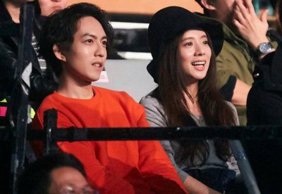 ​林宥嘉丁文琪什么时候结的婚（林宥嘉求婚後偕丁文琪放闪依偎看Hebe演唱会）