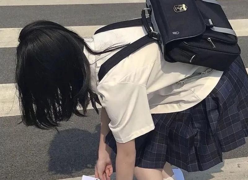 初中生早恋接吻（初中生早恋学校会如何处理）