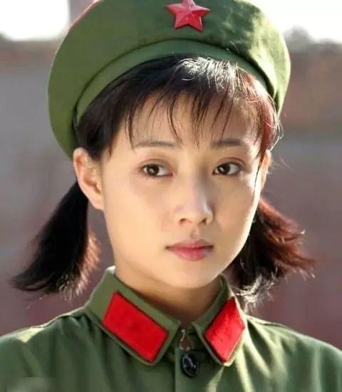 演员殷桃:一段失败的婚姻,情史一波三折,42岁依旧未婚