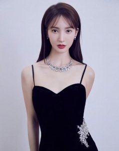 ​金晨绝美大片(金晨展惊艳写真大片美照)