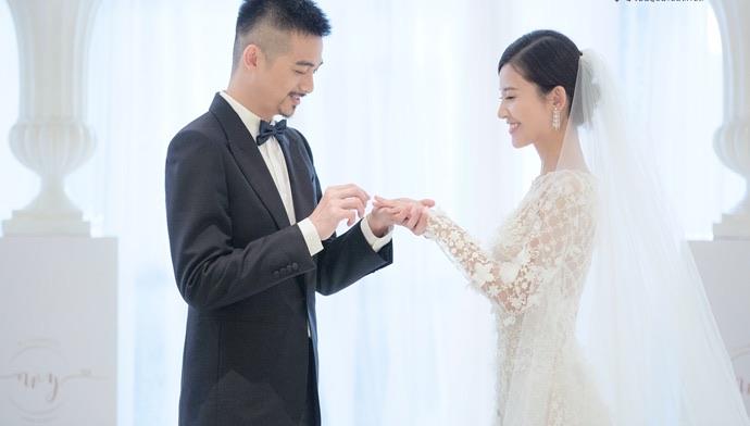 娱乐吴中天的妻子是谁,吴中天个人资料出道经历 1