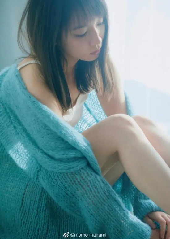 吉冈里帆ins写真鉴赏，气质干净五官精致！