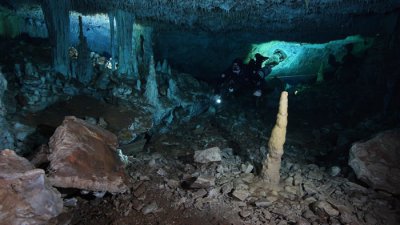 ​墨西哥首次发现古印第安时期的地下矿山 1.2万年前古人类曾在此开采赭石