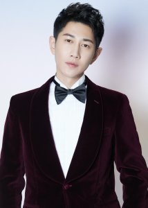 ​演员何明翰个人资料简介（何明翰说更努力才能有更好的角色）