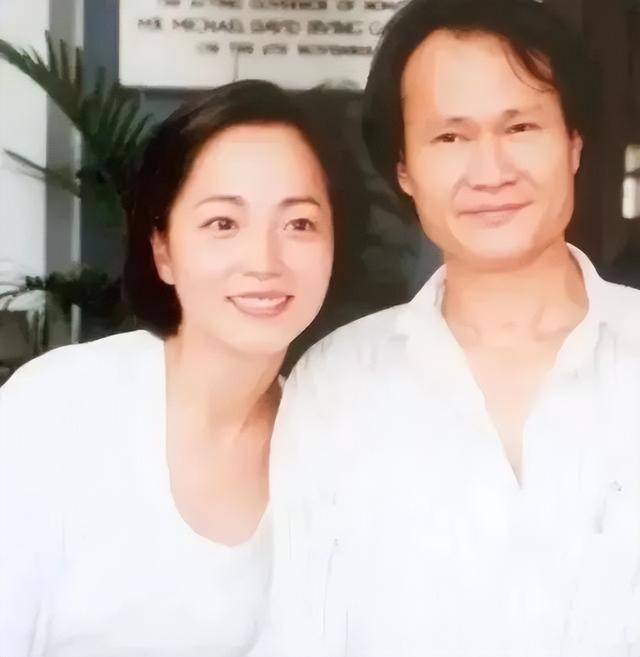 苑琼丹电视剧（苑琼丹三次向男友求婚被拒）