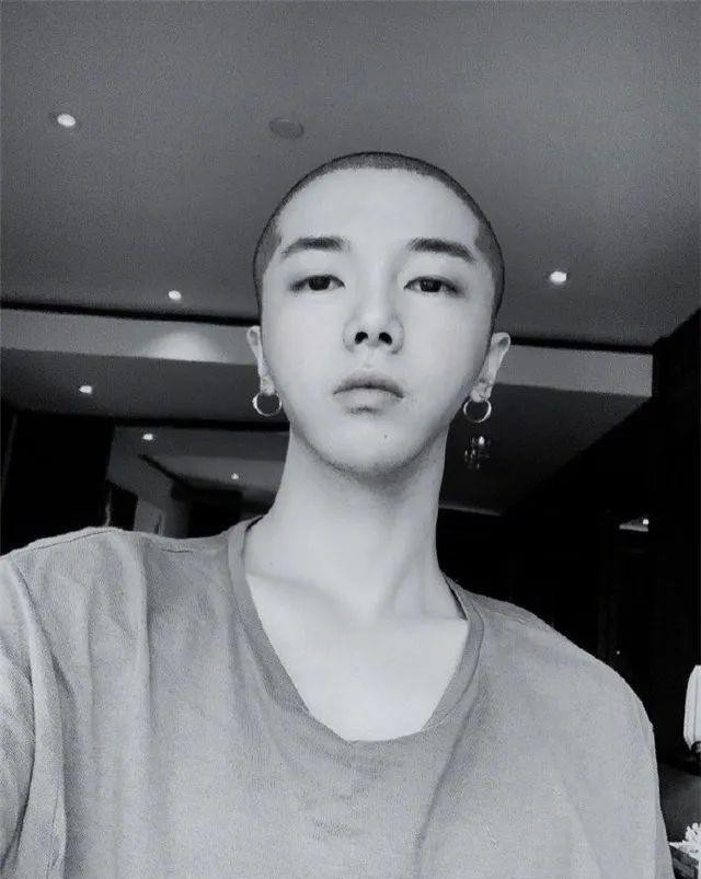 华晨宇整容前后照片（华晨宇从眼镜宅男到花样美男）