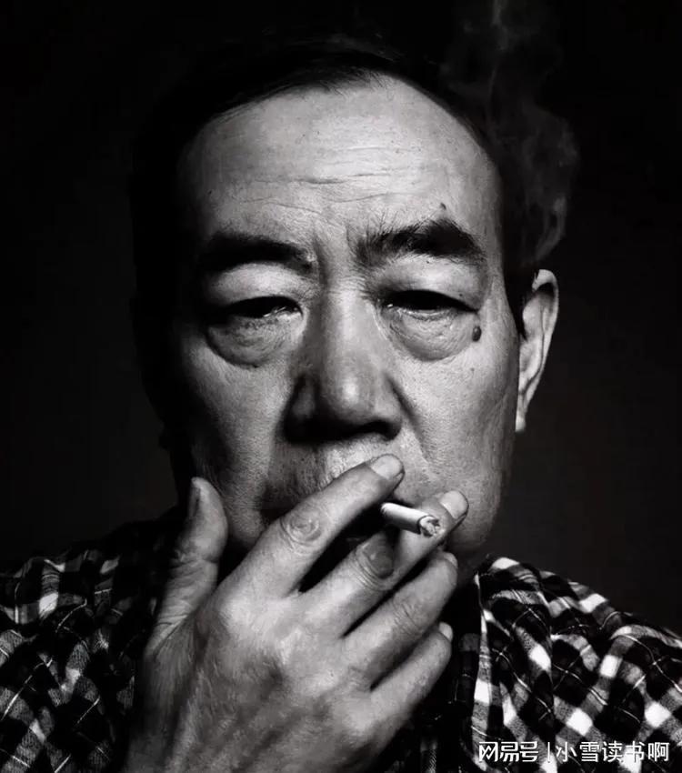 贾平凹竟然说：看着养眼的女人，漂亮的裙子下面内衬早已泛了黄